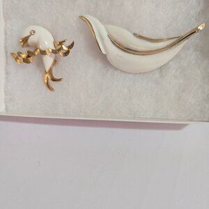 Vintage 1970s Shades of Cream Enamel and Lucite Leaf and Dolphin Brooches Pin Lo